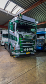 20250330-Tom-Holding-00113 20250330-Tom-Holding-00113